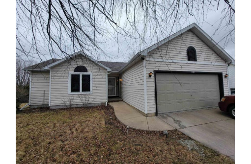 1106 N Thompson Dr, Madison, WI 53704