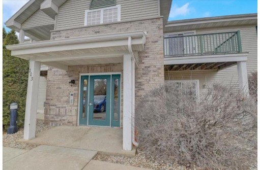 203 Kearney Way 306, Waunakee, WI 53597