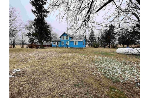 W5962 Church Rd, Johnson Creek, WI 53038