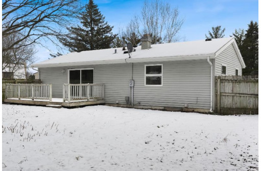 5206 Big Bow Rd, Fitchburg, WI 53711