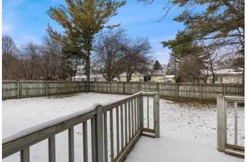 5206 Big Bow Rd, Fitchburg, WI 53711