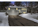 5206 Big Bow Rd, Fitchburg, WI 53711