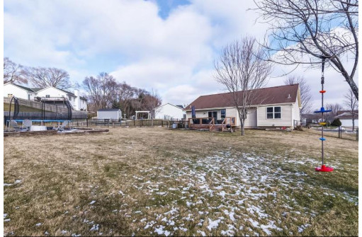 409 Drumlin Hill, Deerfield, WI 53531