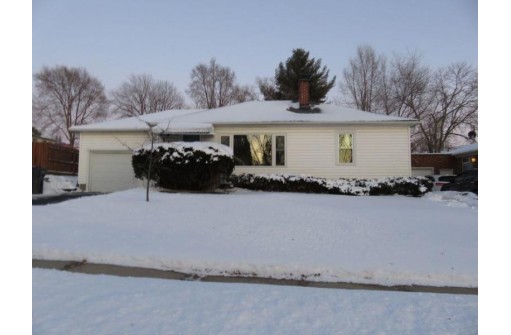 111 S Palmatory St, Horicon, WI 53032