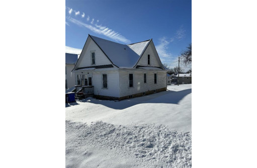 311 Towyn St, Cambria, WI 53923