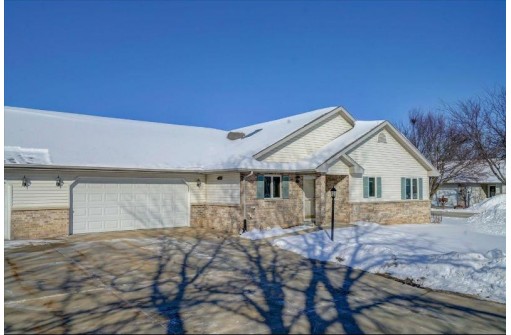 8 Fairview Tr 8, Waunakee, WI 53597