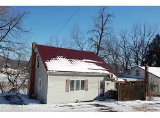 313 N Grove St Richland Center, WI 53581