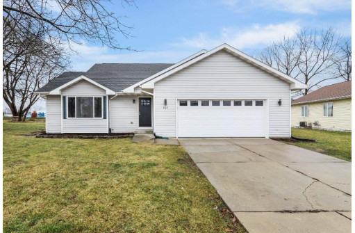 467 S Orchard St, Janesville, WI 53548