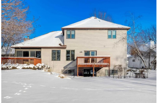 116 Fairbrook Dr, Waunakee, WI 53597