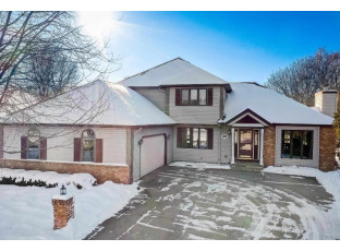 116 Fairbrook Dr Waunakee, WI 53597