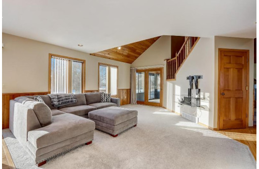 116 Fairbrook Dr, Waunakee, WI 53597