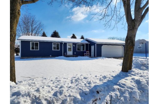 618 Farmer Ave, Tomah, WI 54660