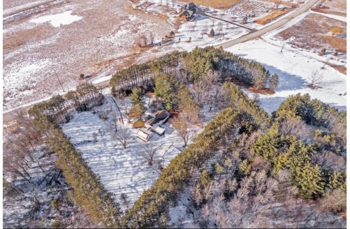 N8128 County Road F, Portage, WI 53901