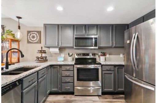 6159 Dell Dr 4, Madison, WI 53718