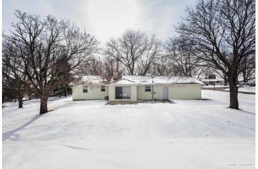 4908 Kirkwood Dr, Waunakee, WI 53597