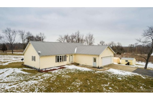 W1525 Rose Ln, Brodhead, WI 53520