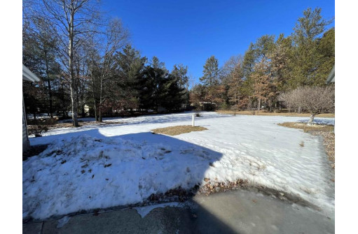 W5574 Deer Park Dr, New Lisbon, WI 53950