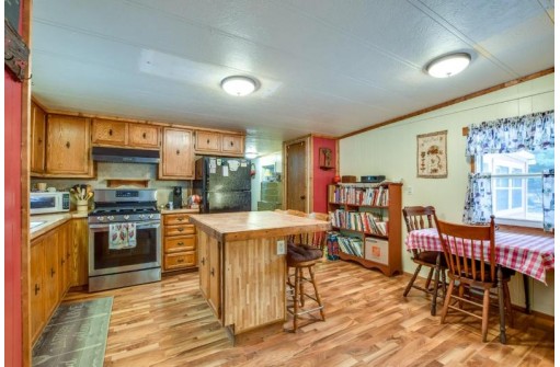 1085 Chicago Rd, Friendship, WI 53934