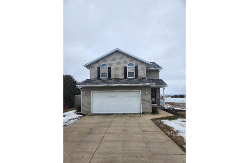 1429 Bea Ann Dr, Dodgeville, WI 53533