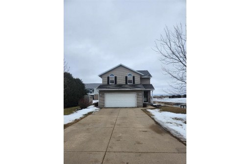 1429 Bea Ann Dr, Dodgeville, WI 53533