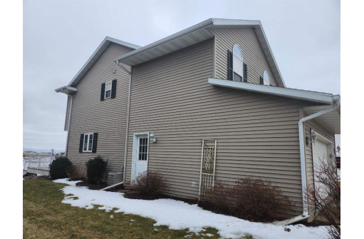 1429 Bea Ann Dr, Dodgeville, WI 53533