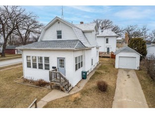 303 3rd St Baraboo, WI 53913