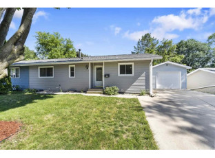 1013 Vandenburg St Sun Prairie, WI 53590