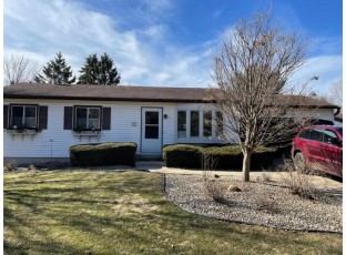 1115 Kriedeman Dr Stoughton, WI 53589