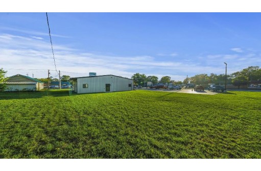 807 16th St, Brodhead, WI 53520-1744