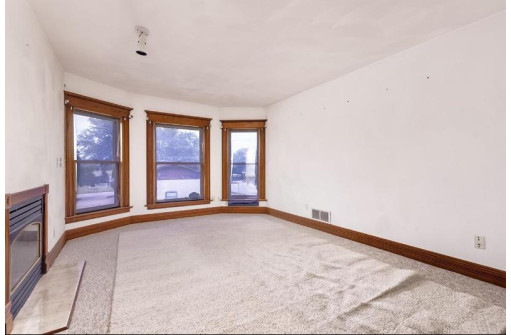 1316 2nd St, New Glarus, WI 53574