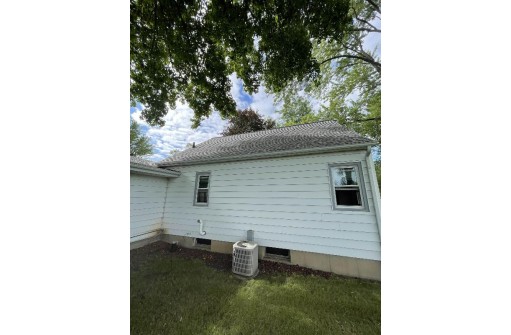 3204 W B-R Townline Rd, Beloit, WI 53511-9010