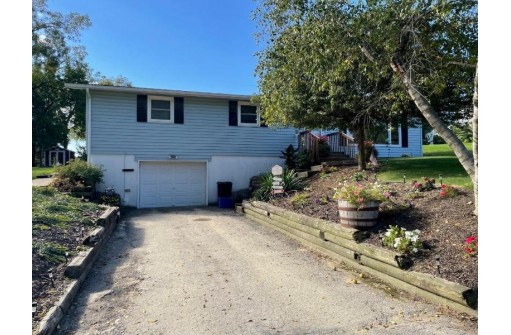 315 W North St, Dodgeville, WI 53533