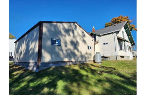 1300 W Maple St, Lancaster, WI 53813