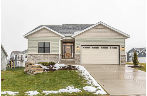 2576 Fahey Glen, Fitchburg, WI 53711