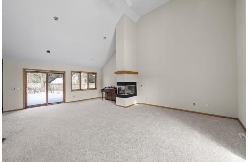 7830 Courtyard Dr, Madison, WI 53719