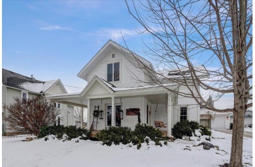 404 College St, Lake Mills, WI 53551