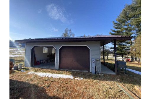 1736 County Road  W, Mineral Point, WI 53565