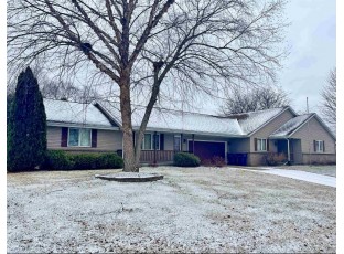 1320 Shannon Dr Janesville, WI 53546