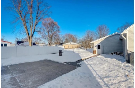 114 Wisconsin St, Pardeeville, WI 53954