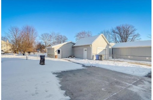 114 Wisconsin St, Pardeeville, WI 53954