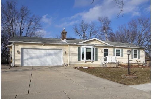 12 Simonson Blvd, Deerfield, WI 53531