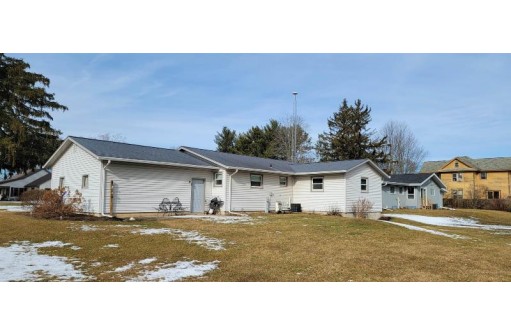 106 E 3rd Ave, Brodhead, WI 53520