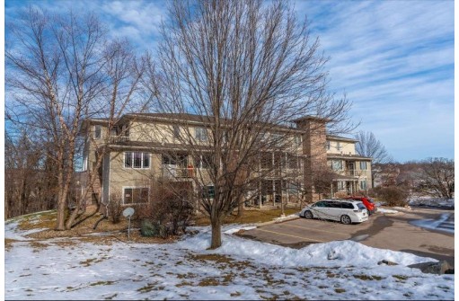 3001 Stratton Way 106, Madison, WI 53719