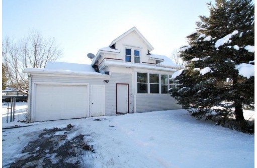 306 4th St, Prairie Du Sac, WI 53578