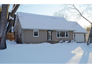 1313 Thorson Dr Black Earth, WI 53515