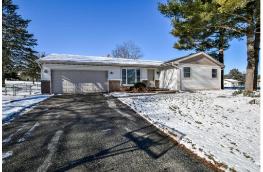 4671 Stonewood Dr, Middleton, WI 53562