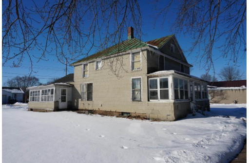 1209 S Beaumont Rd, Prairie Du Chien, WI 53821