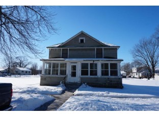 1209 S Beaumont Rd Prairie Du Chien, WI 53821