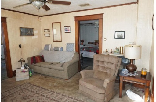 1209 S Beaumont Rd, Prairie Du Chien, WI 53821