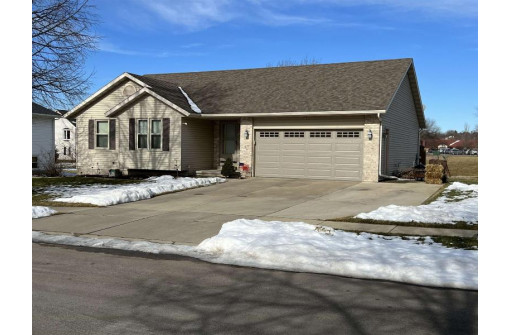 427 W Clover Ln, Cottage Grove, WI 53527